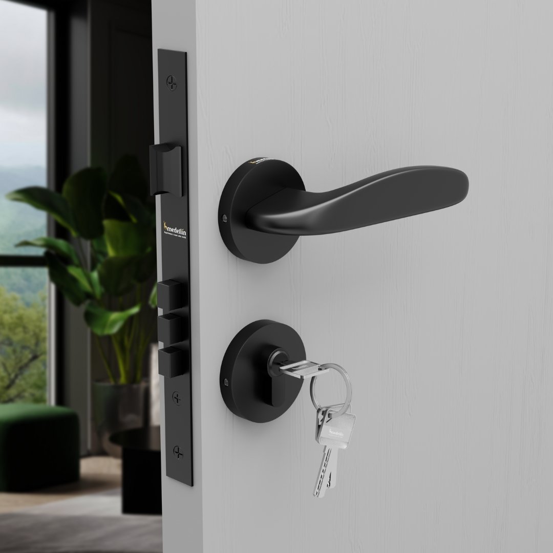 Model 1021:Jet Black